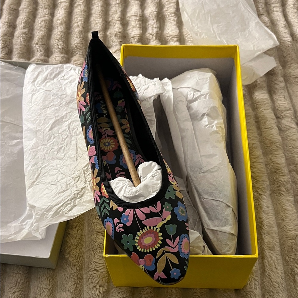 Boden Black Floral Women's Flats